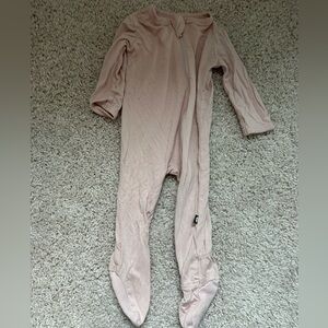 Kyte BABY Blush Footed Onesie